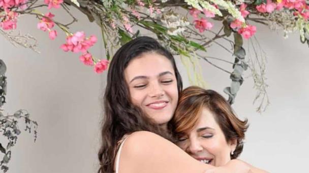 Comunicadores se solidarizan con Yolanda Martínez tras el repentino fallecimiento de su hija