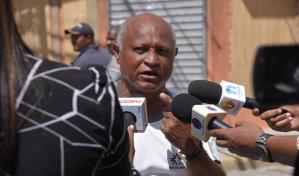 Comunitarios se quejan por mal olor en zona de la explosión en San Cristóbal