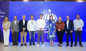Raquel Peña y Carlos Bonilla juramentan la primera promoción de supervisores técnicos privados