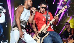 Arrestan en El Bronx a Max Santos, bajista del grupo Aventura por golpear a su pareja