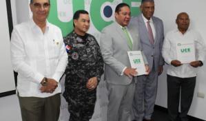 CMUCE y RPN firman acuerdo que beneficia con la provisión de servicios de salud de calidad a policías retirados