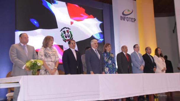 Gobierno presenta en Santiago programa para jóvenes emprendedores