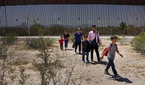 Hijos de inmigrantes tendrán educación y alimentos en el año escolar que empieza en NY
