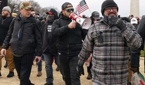 Dirigente de Proud Boys es sentenciado a 18 años de cárcel por asalto al Capitolio