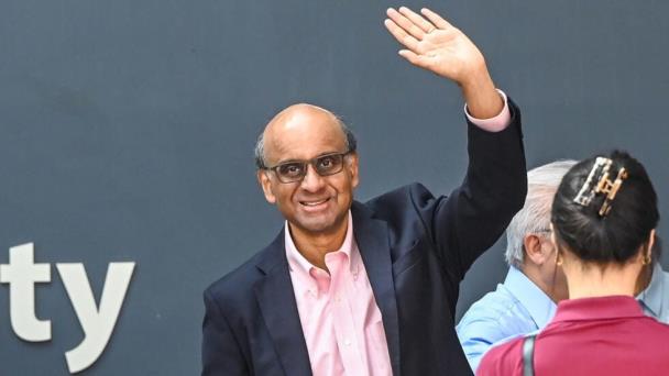 Singapur elige presidente tras escándalos del partido gobernante