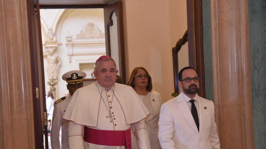 Presidente Abinader recibe credenciales del nuevo nuncio apostólico de la Santa Sede