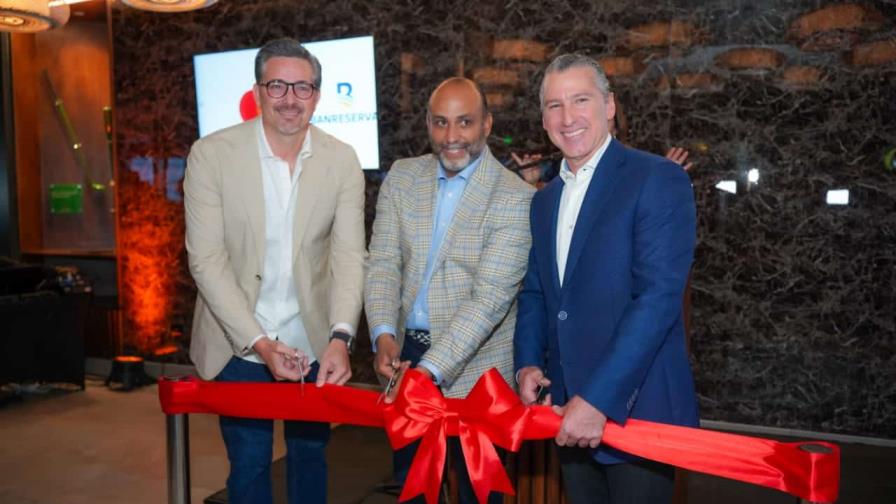 El Hoyo 20 abre en Acrópolis Business Mall