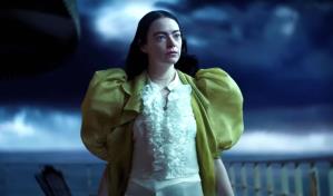 Emma Stone brilla en una fábula gótica de liberación femenina con el sello de Lanthimos