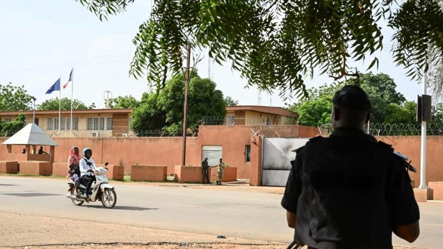 Preservación de las instituciones democráticas en Níger y Gabón