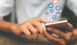 Juez bloquea ley de Arkansas sobre cuentas de redes sociales para menores