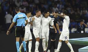 Sarri insulta a sus exfanáticos y lidera a Lazio a vencer al campeón defensor Napoli