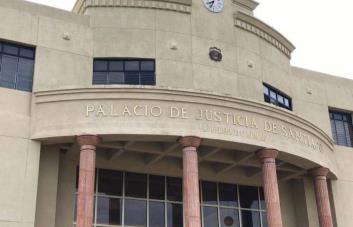 Someten mujer en Santiago por estafa a decenas de personas; se hacía pasar por abogada