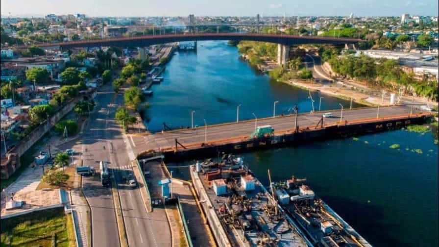 El tránsito por el puente flotante estará suspendido este sábado durante dos horas