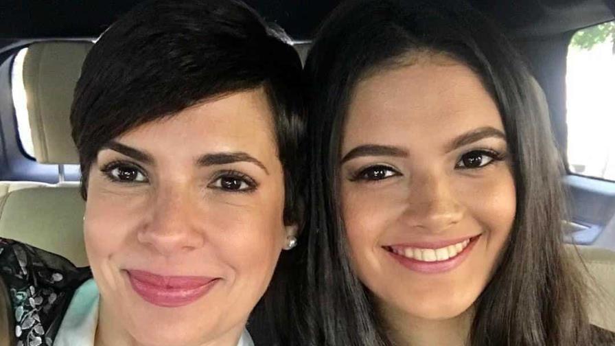 Desconsuelo y tristeza durante velatorio de Adela, hija de la comunicadora Yolanda Martínez