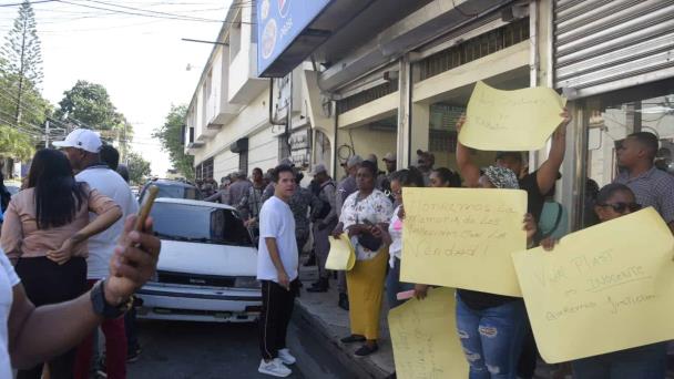 Familiares aseguran propietarios de Vidal Plast son inocentes
