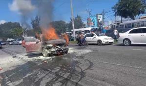 Se incendia vehículo próximo a multiuso donde Abinader realizará acto proselitista