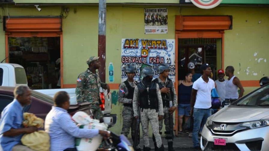 Militares y policías realizan operativo en Capotillo tras tiroteo que dejó un muerto y varios heridos