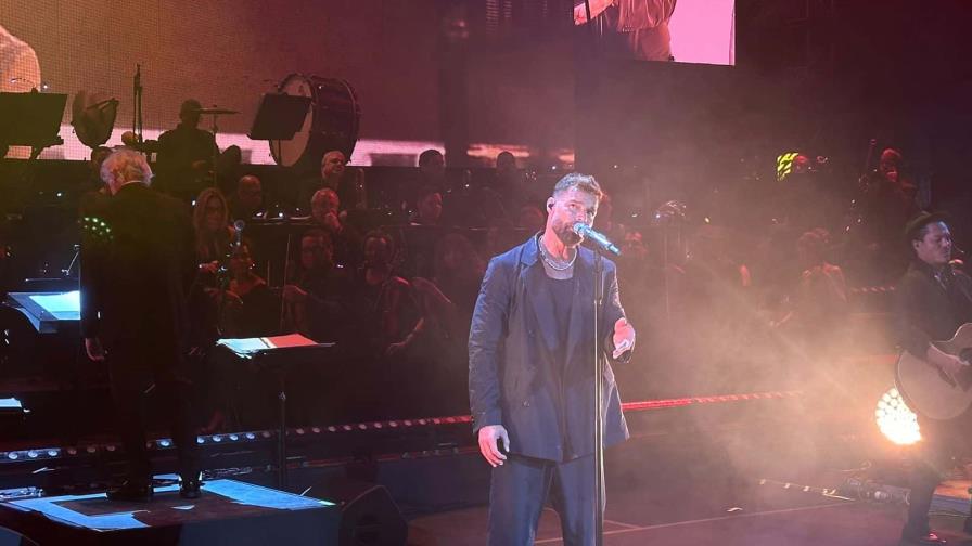 Al ritmo de “Pégate”, inicia concierto de Ricky Martin en Chavón