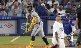 Acuña da varios golpes sobre la mesa en la pelea por el Jugador Más Valioso