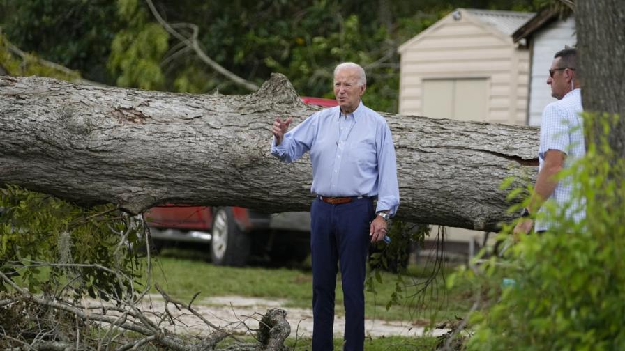 Biden recorre zona devastada por el huracán Idalia y promete ayuda hasta acabar el trabajo