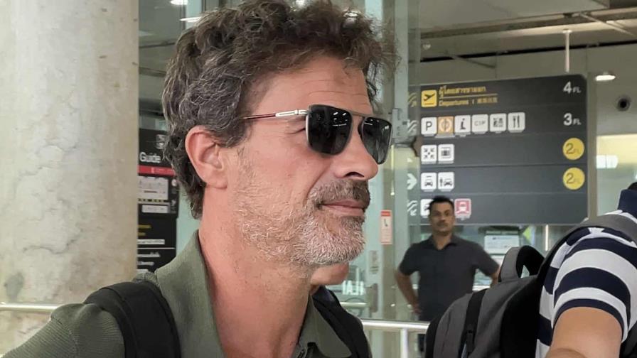 El actor Rodolfo Sancho, padre de Daniel Sancho, llega a Bangkok