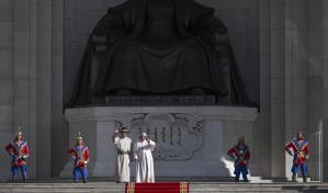 El papa anima a la pequeña comunidad católica de Mongolia: No tengan miedo a ser pocos