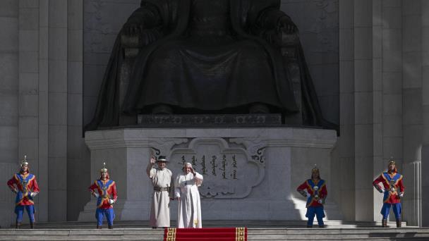 El papa anima a la pequeña comunidad católica de Mongolia: No tengan miedo a ser pocos