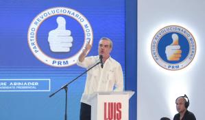 Abinader: Hacia atrás está la oscuridad, la corrupción, la opacidad"