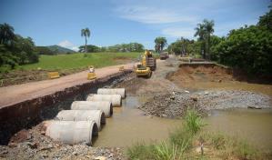 En Los Botados exigen terminación de puente sobre río La Leonora