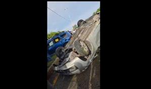Al menos tres personas heridas en accidente de tránsito en autopista 30 de Mayo