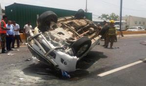 Al menos tres personas heridas en accidente de tránsito en autopista 30 de Mayo