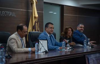 Partidos y JCE buscarán hoy salida al proselitismo en campaña Partidos y JCE buscarán hoy salida al proselitismo en campaña