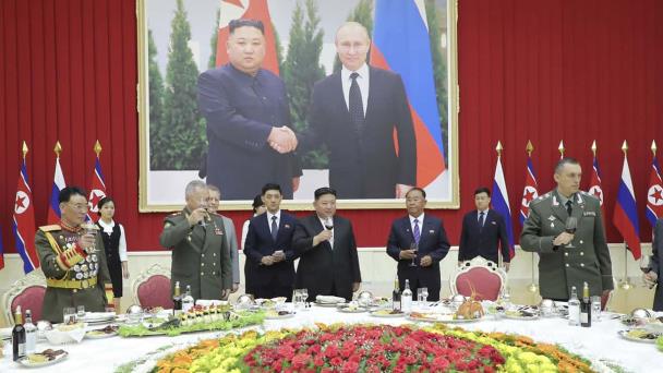 Funcionario de EE.UU. dice que líder norcoreano espera tener reunión sobre armas en Rusia