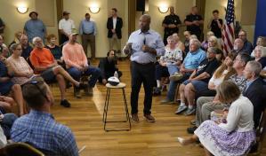 Tim Scott, el principal republicano negro en las primarias, habla de la raza con un prisma especial