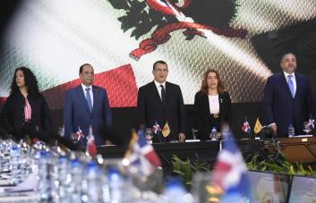 Partidos asisten a la cumbre de la JCE para buscar salida al proselitismo, pero aseguran no violan la ley Partidos asisten a la cumbre de la JCE para buscar salida al proselitismo, pero aseguran no violan la ley