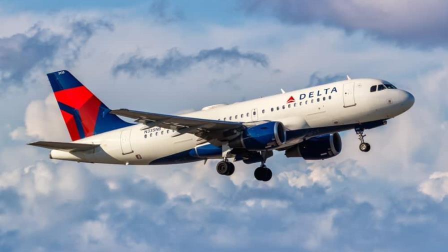Vuelo de Delta aterriza de emergencia debido a que un pasajero tenía diarrea
