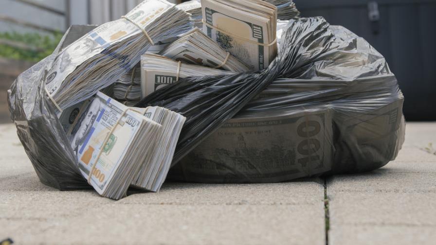 Hombre se quedó con US$ 5,000 que se encontró en una funda en la calle: podría ir preso