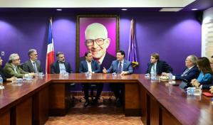 Directiva de la AIRD se reúne con Abel Martínez