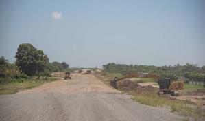 Obras Públicas afirma que la Circunvalación de Baní está a un 85 % Obras Públicas afirma que la Circunvalación de Baní está a un 85 %