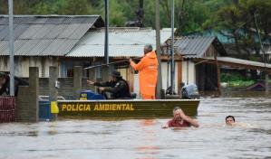 Suben a 31 las muertes por un ciclón fuera de lo común en el sur de Brasil