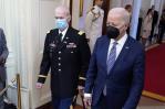 Biden usa mascarilla con intermitencia tras positivo a COVID-19 de la primera dama
