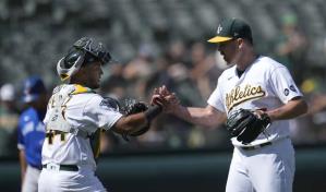 Con jonrones de P&eacute;rez y Smith, Atl&eacute;ticos derrotan a Azulejos