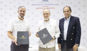 Medio Ambiente firma con organizaciones y empresas turísticas de Miches un convenio para proteger las tortugas marinas
