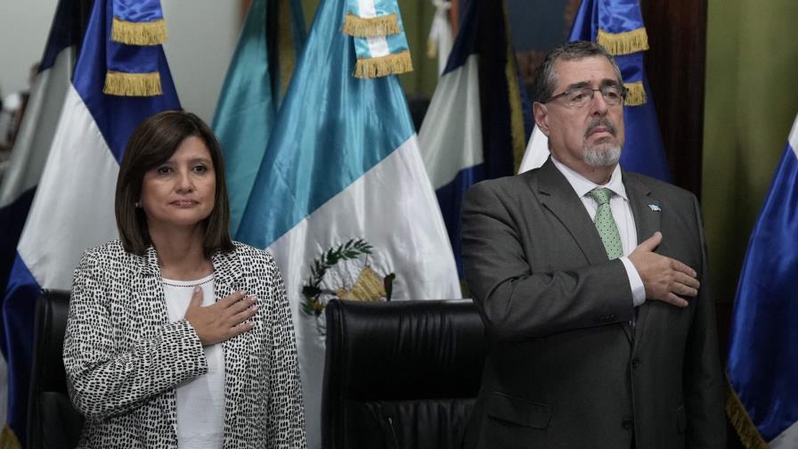 Tribunal electoral de Guatemala entrega credenciales al presidente electo