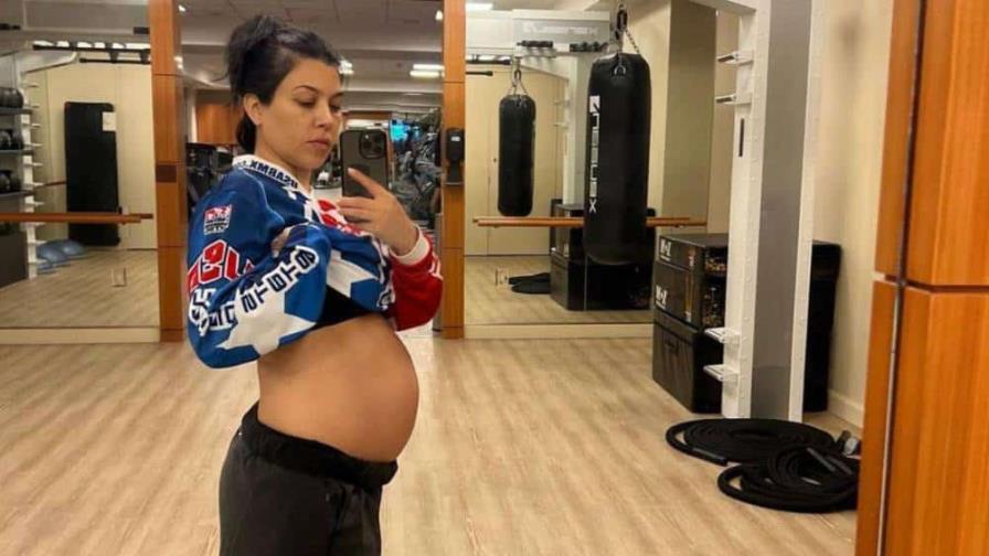 Kourtney Kardashian revela que fue sometida a una cirugía fetal para salvar a su bebé