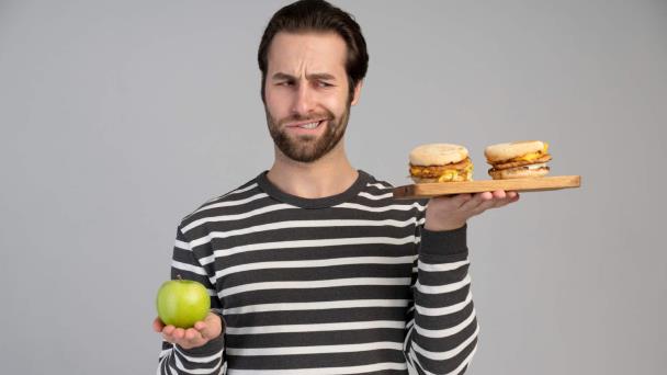 Consejos para controlar los antojos y mantener la dieta en marcha