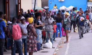Cientos de haitianos varados en Dajabón con cierre de la frontera