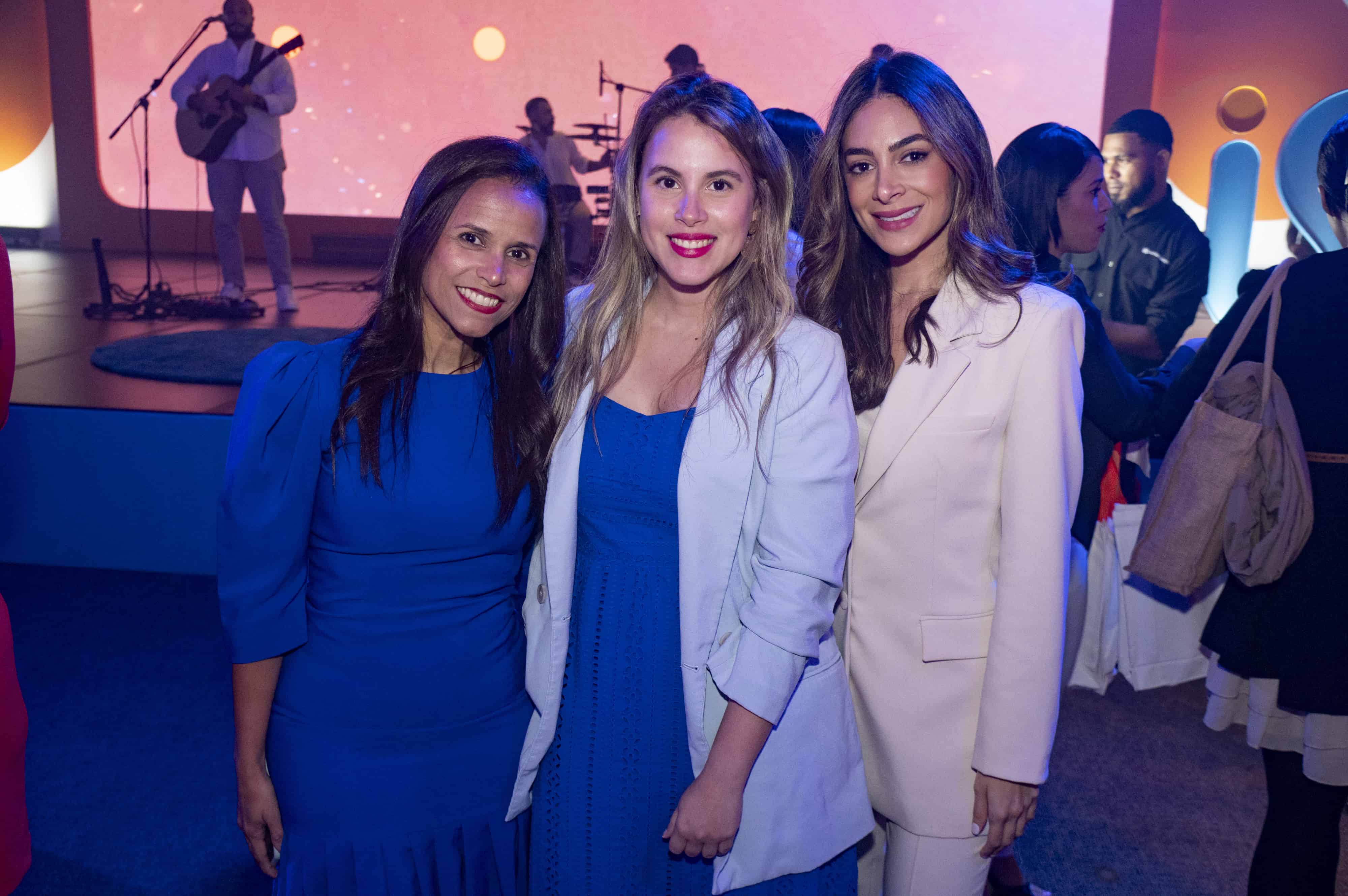 Clary Aquino, Jhantel Hernández y Rebecca Campagna.