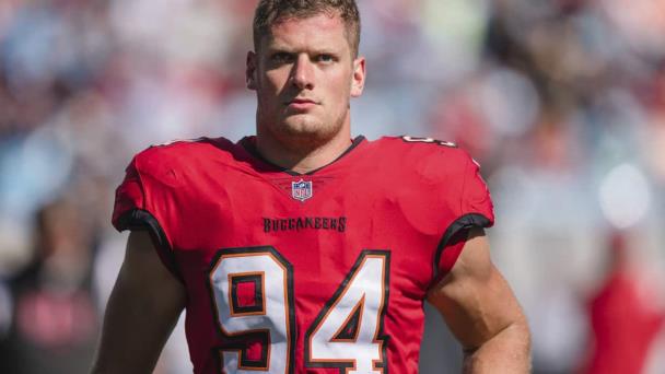 Carl Nassib, primer jugador abiertamente gay en la NFL, anuncia su retiro