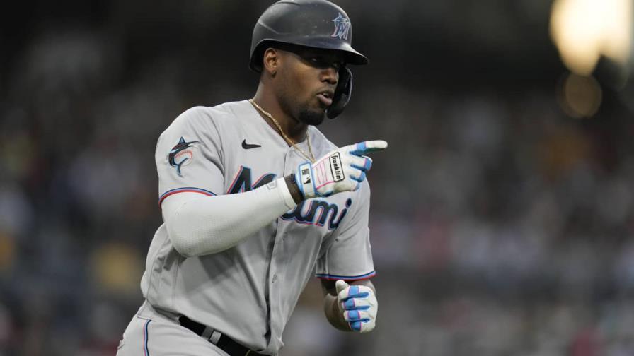 Marlins colocan a Alcántara y Soler en la lista delesionados